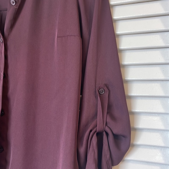 Express Silk Button down - Picture 2 of 3